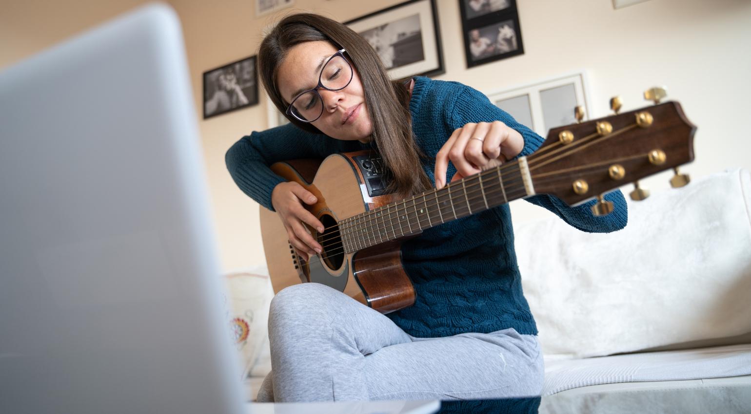 beginner-guitarists-essential-songs
