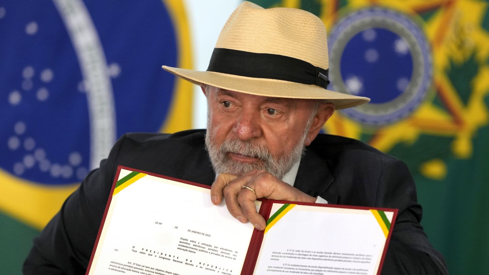 lula-da-silva-cellphone-legislation