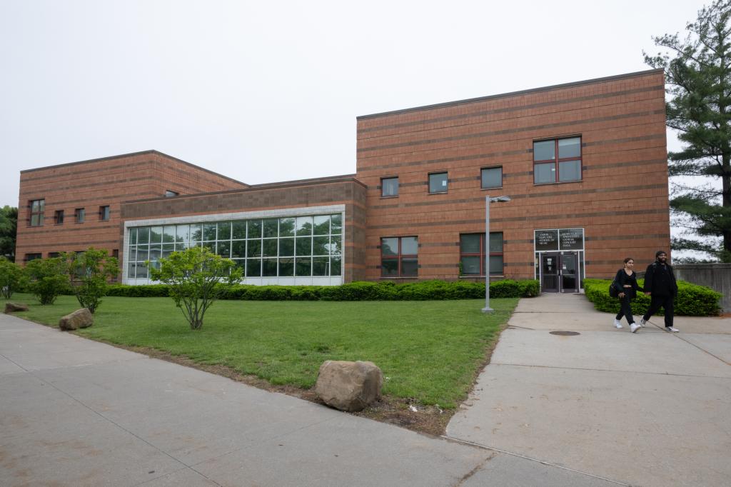 queens-college-antisemitism-lawsuit